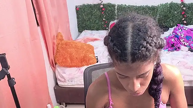 thianahorny live