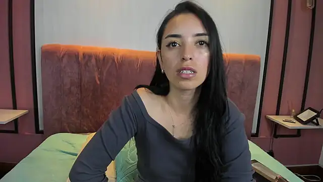 Violeta_Harlow live