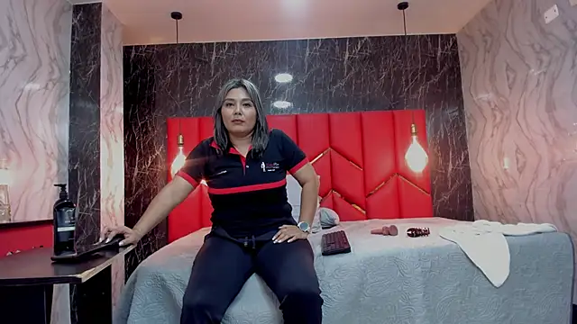 LatinaHoleQueen live