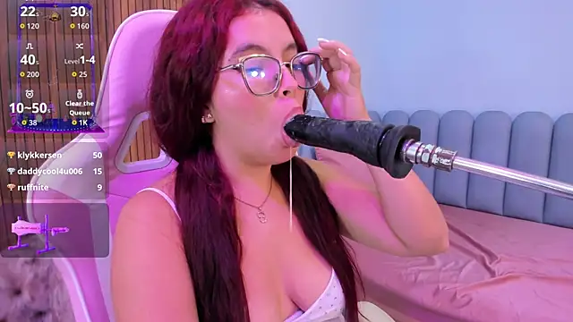 Maddy_red_ live