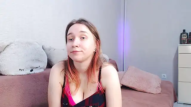 lovely_hayley live