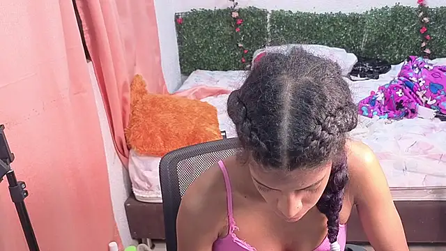 thianahorny live