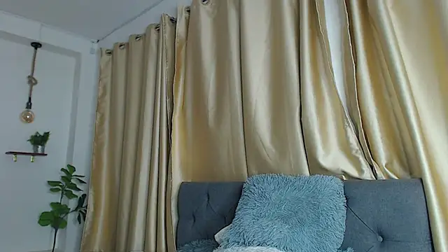 Emma_hassani live