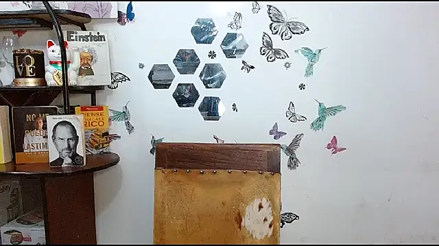 LauraMallioni live