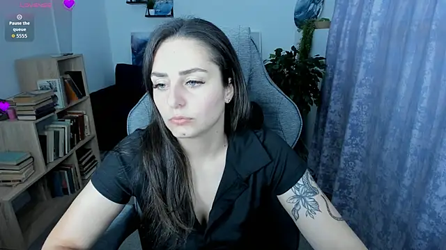 ValeriiMills live