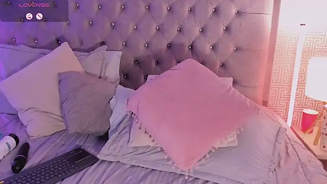 Evaa_Lunna_ live