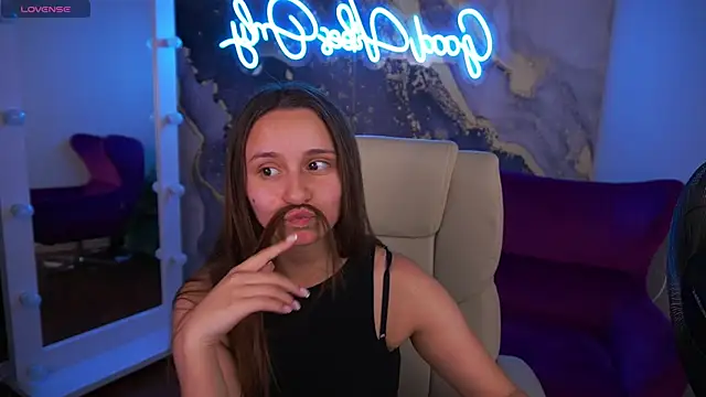 TinyNatalie live