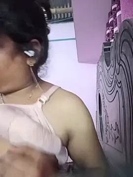 Maya_Vabi live