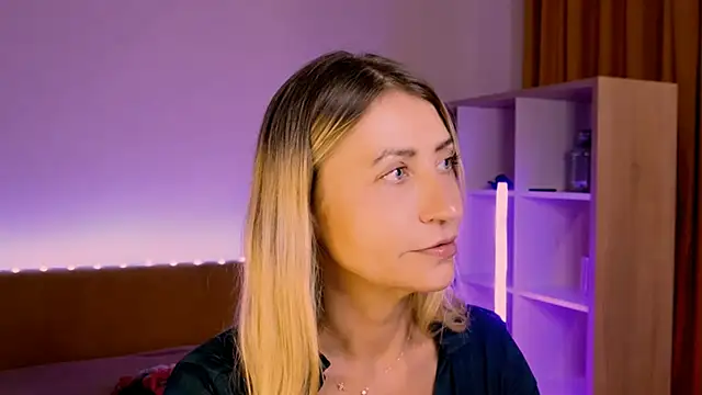 ZoeGrant live