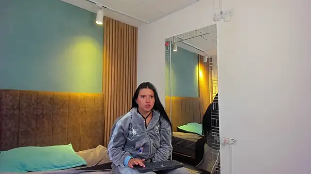 SkyCollins live