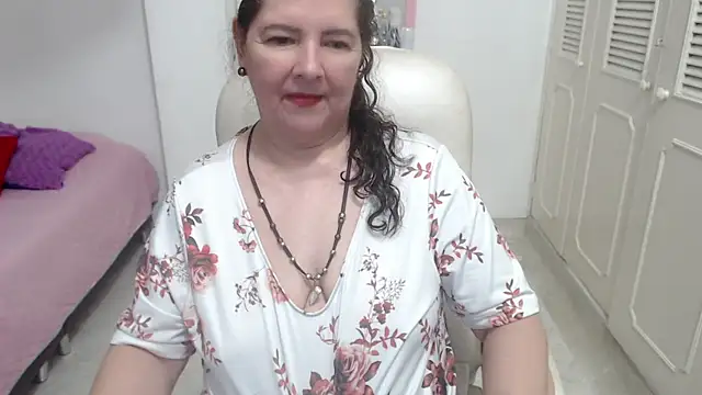 leonela_69 live