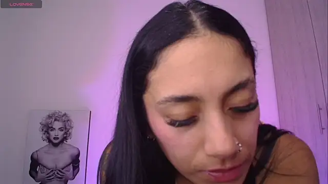 Millie_bobby live