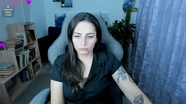 ValeriiMills live