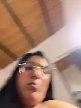 TheSexyLaura live