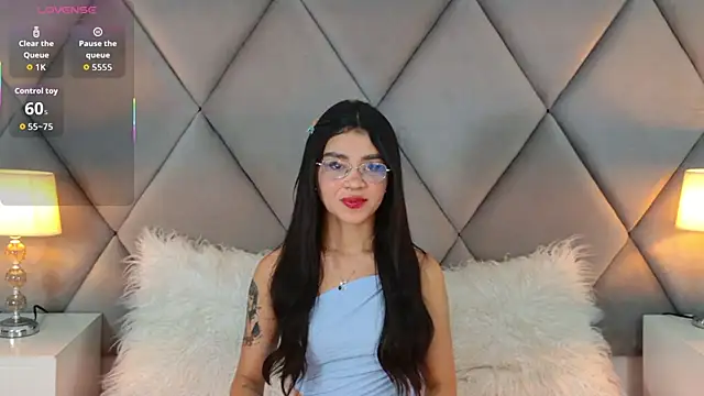 OliviaDiaz live
