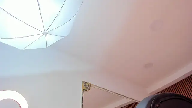 KourtneyAndrews live