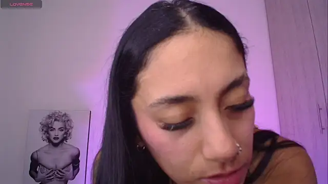 Millie_bobby live