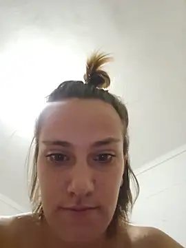 Costymanea live