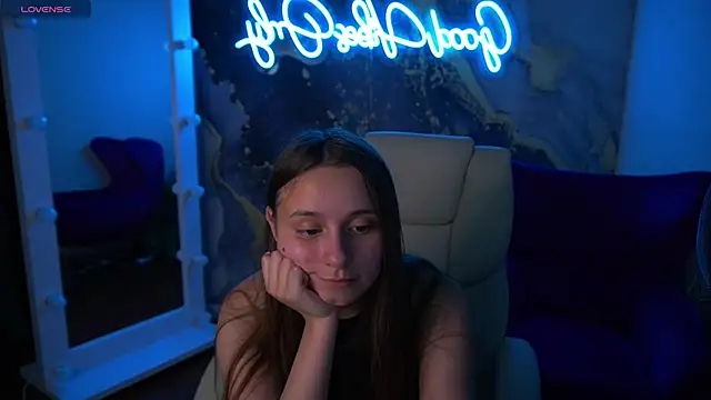TinyNatalie live