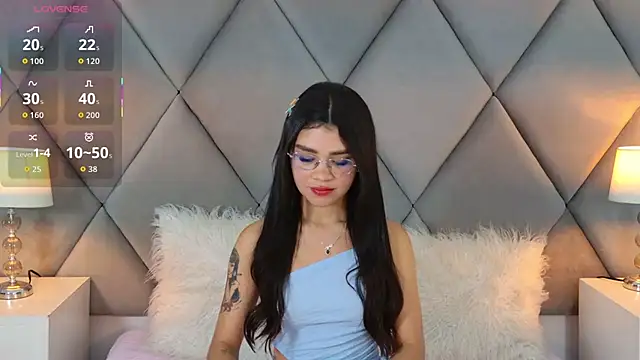 OliviaDiaz live
