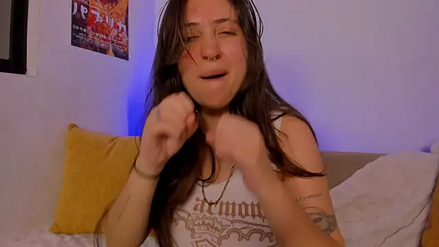 Ana_Torres_ live
