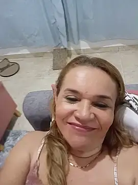 Sara_hilton02 live