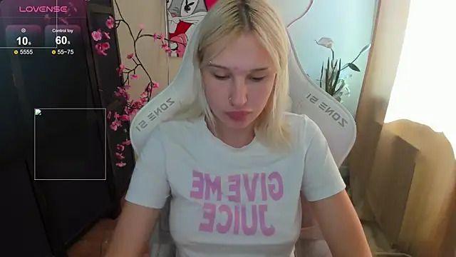 EvelinaLuu live