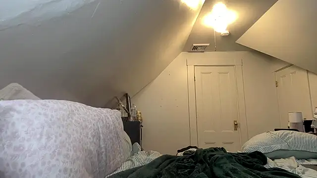 TheOnlyIris live