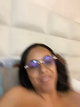 MilaSantanna live