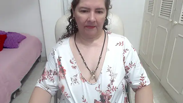 leonela_69 live