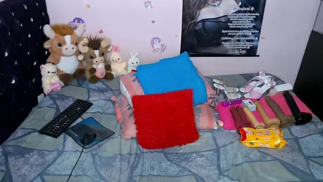 ShantalTsFox live