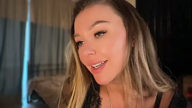 Untamed_Reina live