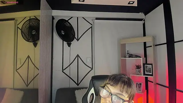 kittyBlossom_1 live