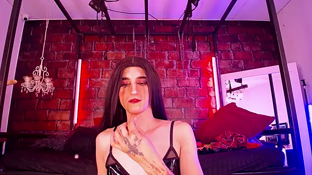 MoiraHoland live