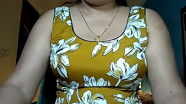 YourDesi_Laila_ live