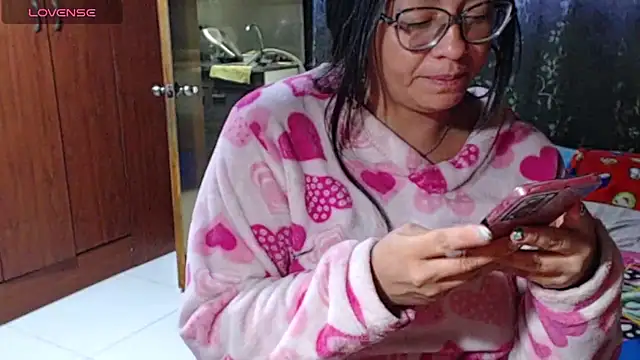 miia-big1boobs_ live