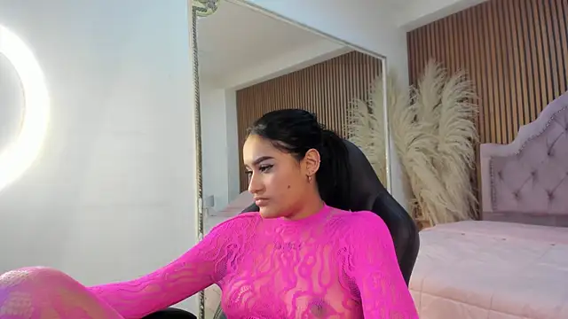KourtneyAndrews live
