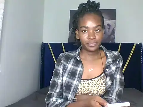 Lola_Allure live