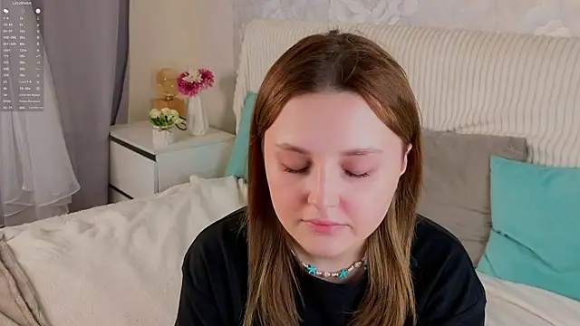 LorriMonz live