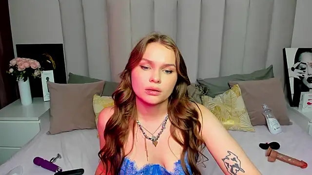 KattyWests live