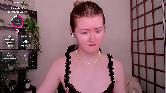 KateCuddle live