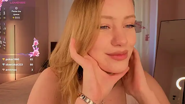 EvaHamilton live