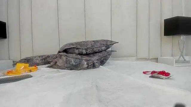 CoralRuiz live