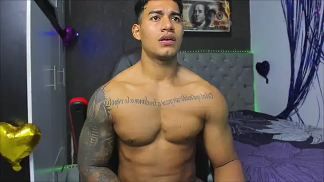 luigi_hot_ live