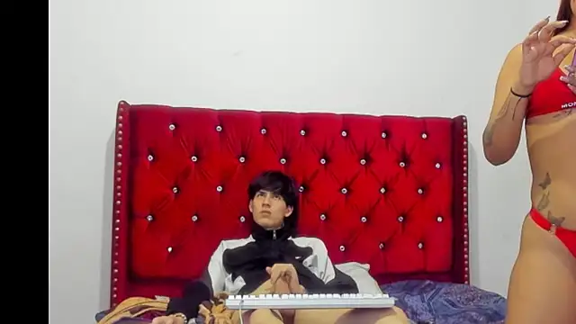 Tiffany_18_ live