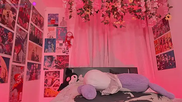 MissCurvyTop live
