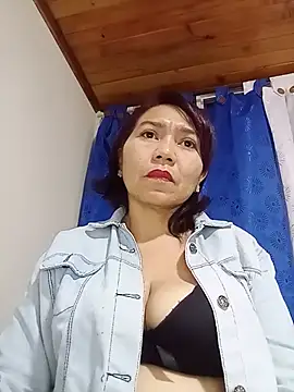dannamomcerratt live