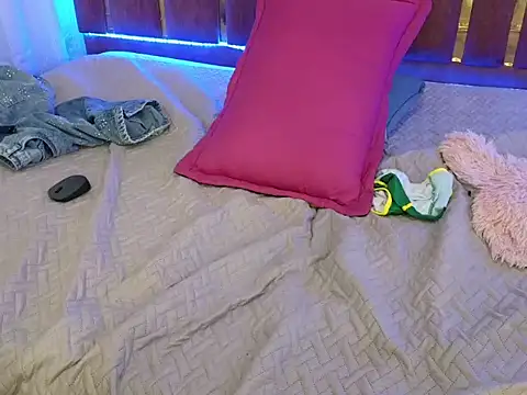 Kiaralovee26 live