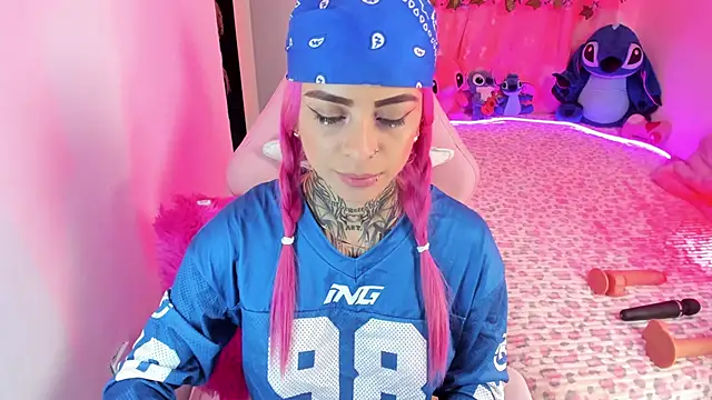Megan_Robertss live