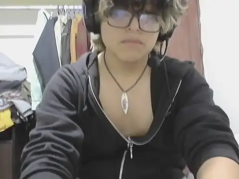 layom_21 live